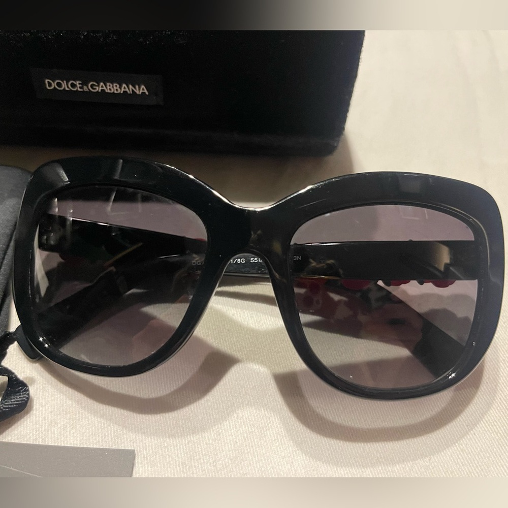 Dolce & Gabbana Black Sunglasses with Red Floral Accents - Picture 6 of 9